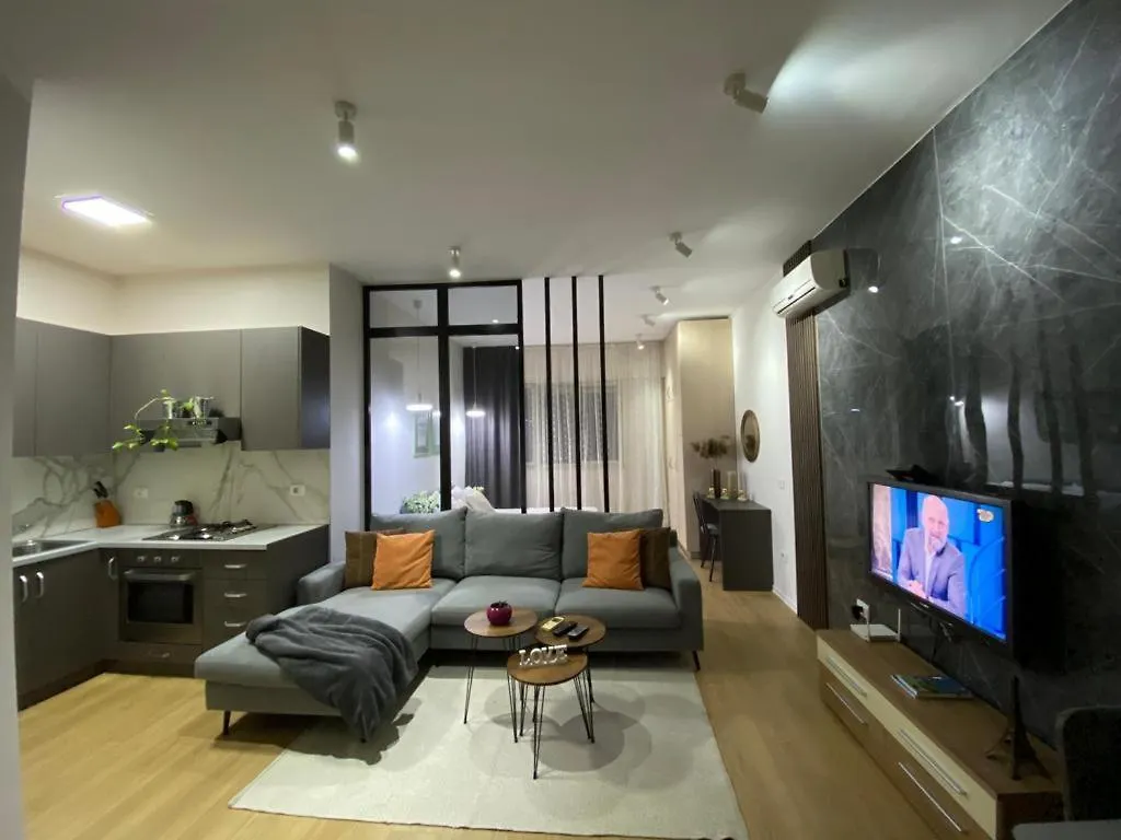 Chlo Apartment 4 Tirane