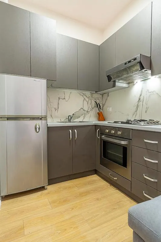 Chlo Apartment 4 Tirane